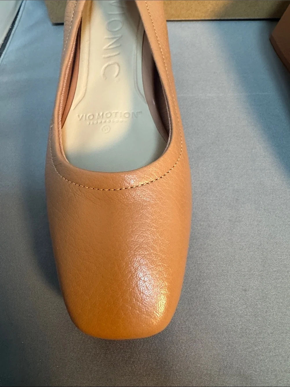 Vionic Women's Tan Leather Ballet Flats - Stylish Comfort 7.5 new inbox - Picture 3 of 6